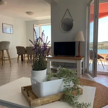 Seaspray Appartamento Tisno