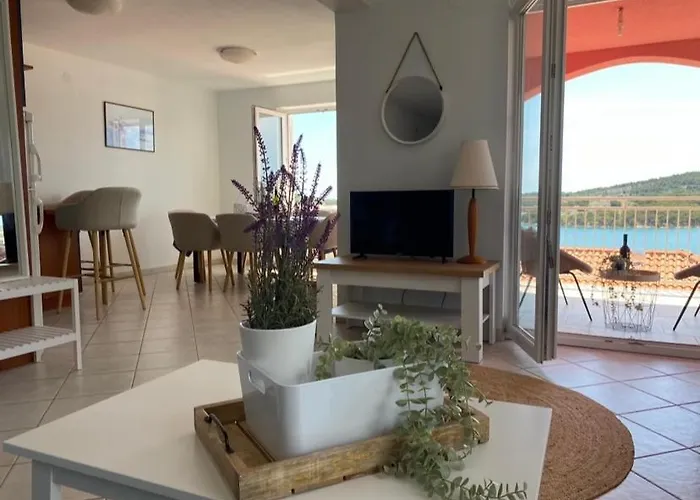 Seaspray Appartement Tisno